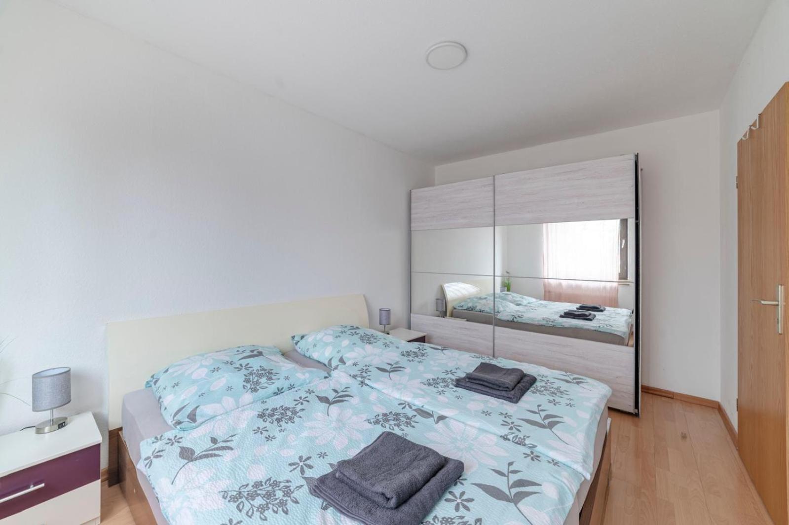 Schoene, Moeblierte Wohnung Mit Balkon Und Tiefgarage 杜塞尔多夫 外观 照片