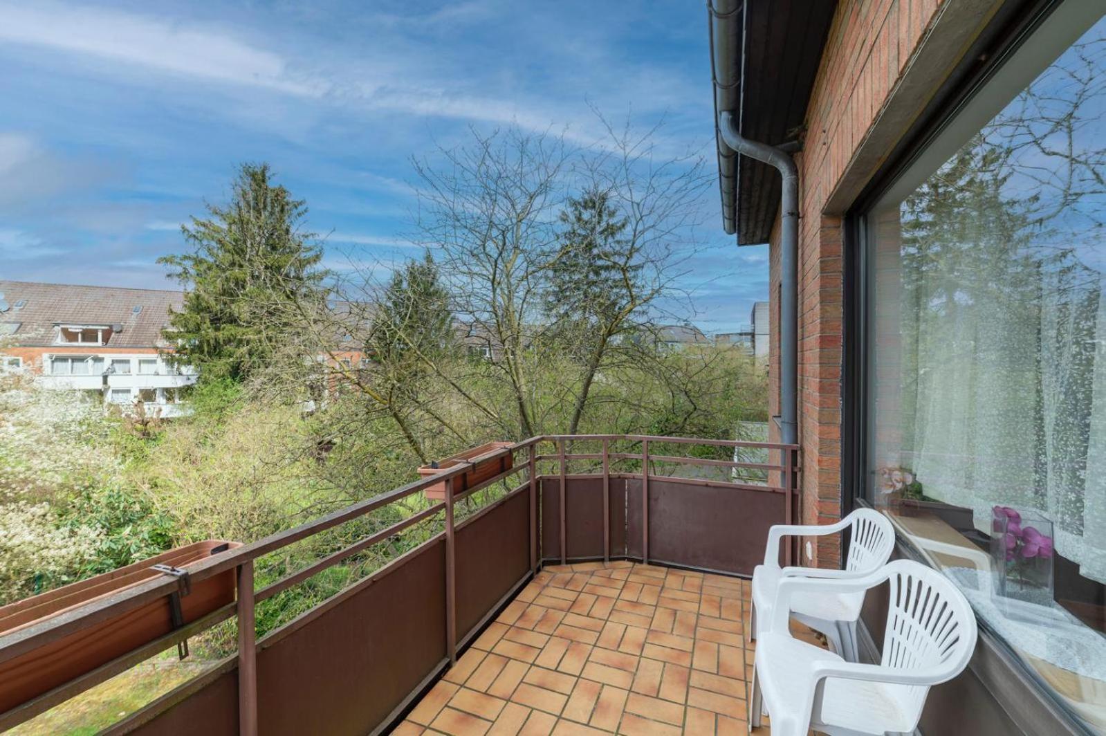 Schoene, Moeblierte Wohnung Mit Balkon Und Tiefgarage 杜塞尔多夫 外观 照片