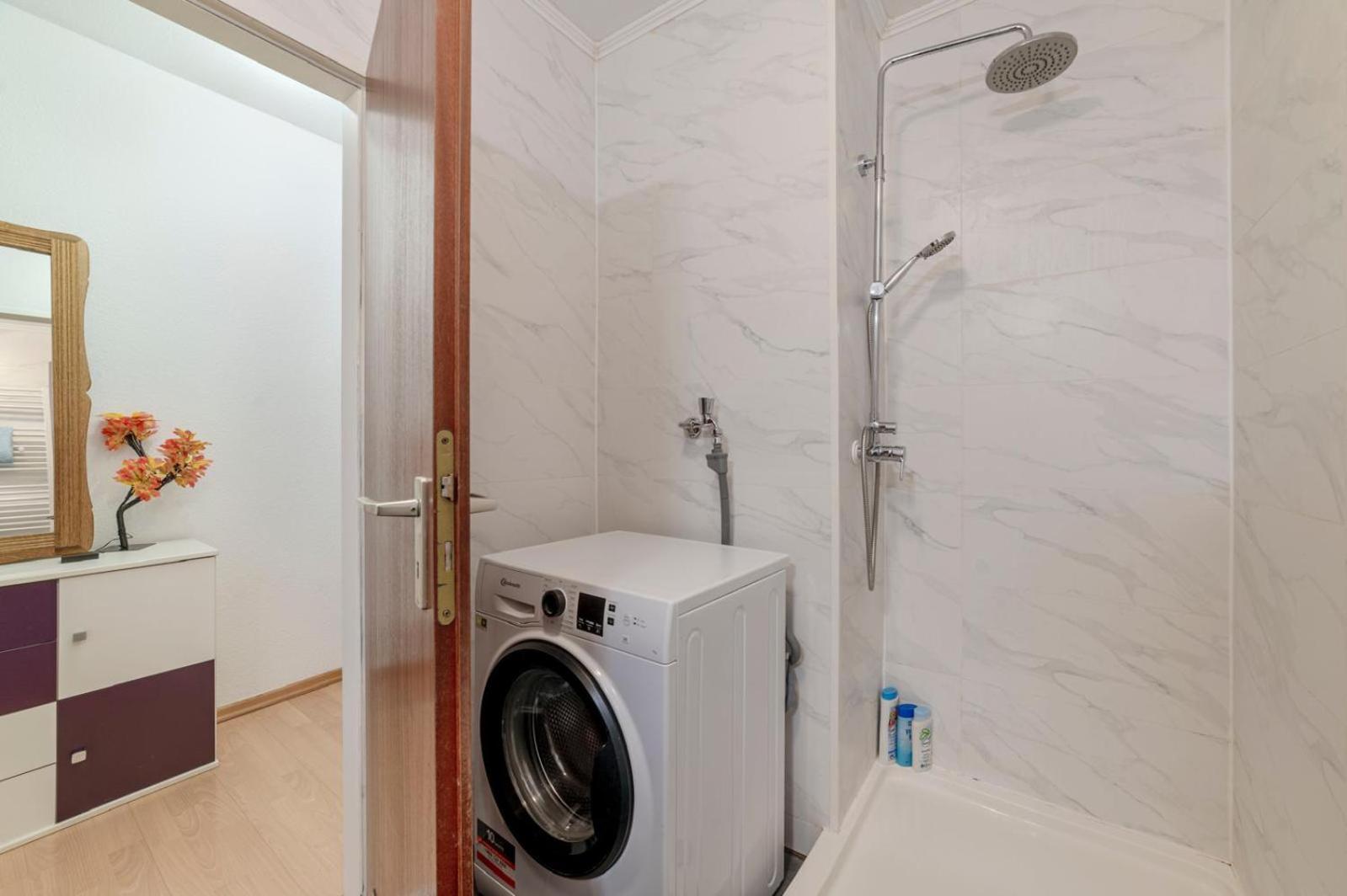 Schoene, Moeblierte Wohnung Mit Balkon Und Tiefgarage 杜塞尔多夫 外观 照片