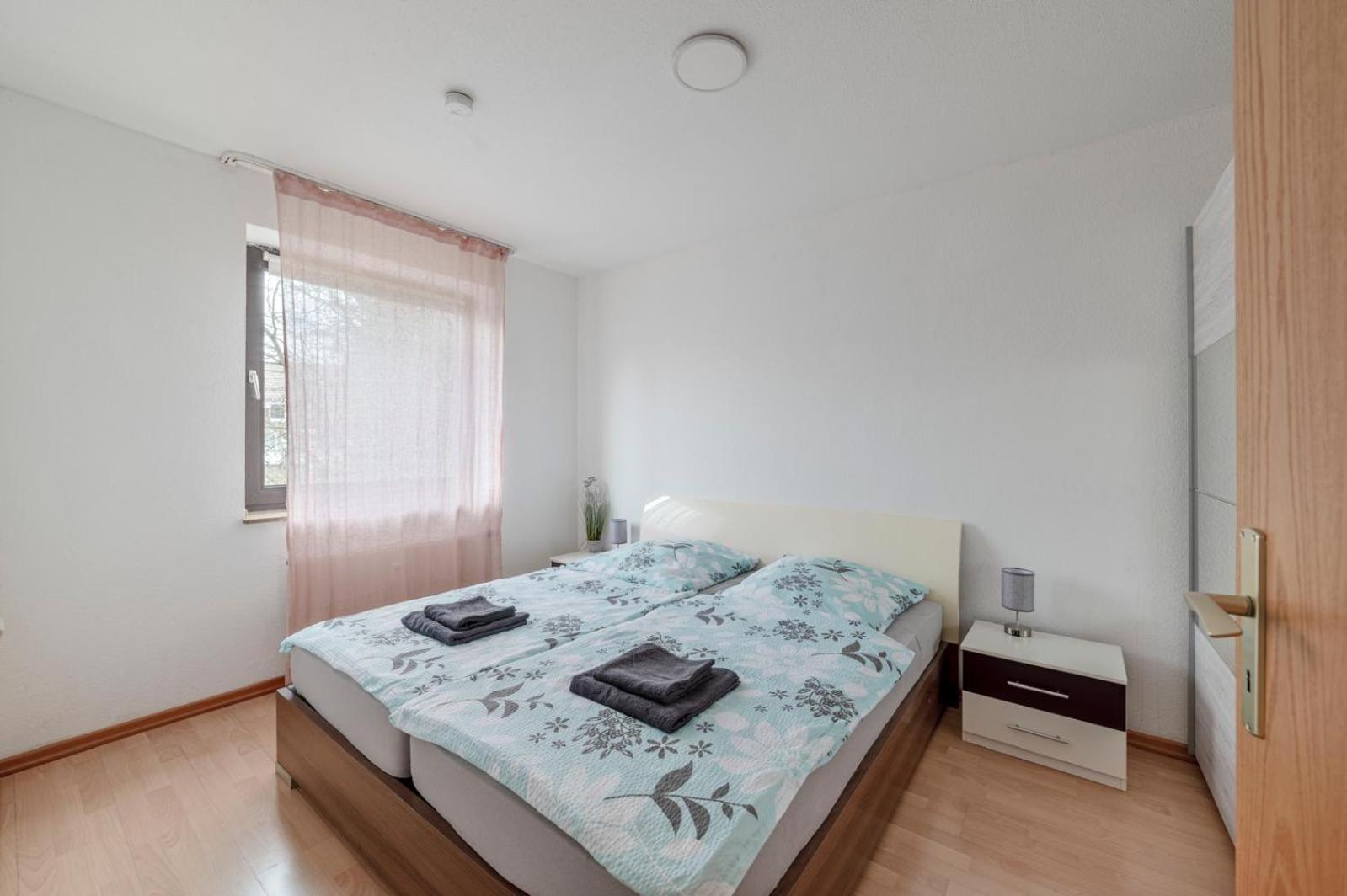 Schoene, Moeblierte Wohnung Mit Balkon Und Tiefgarage 杜塞尔多夫 外观 照片