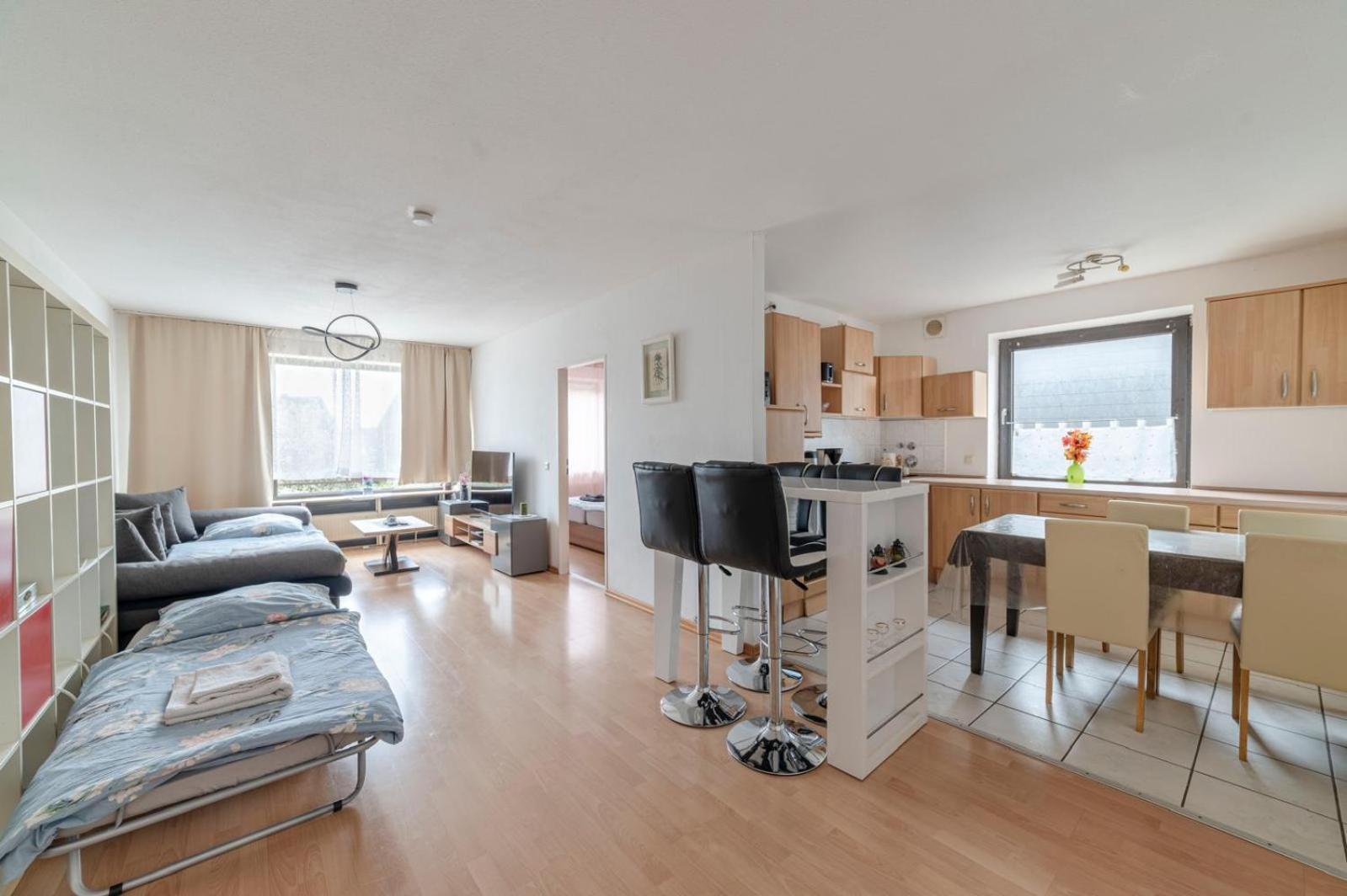 Schoene, Moeblierte Wohnung Mit Balkon Und Tiefgarage 杜塞尔多夫 外观 照片