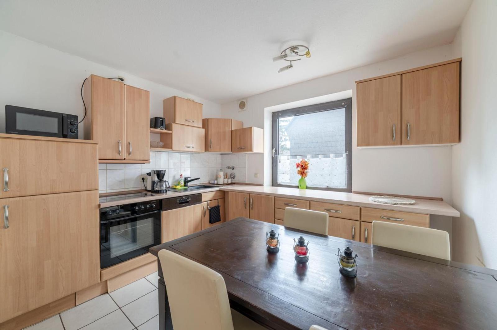 Schoene, Moeblierte Wohnung Mit Balkon Und Tiefgarage 杜塞尔多夫 外观 照片